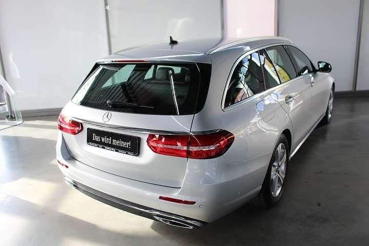 Gebraucht Mercedes E220 Avantgarde 194 PS (142 kW) 2018 Silber Kombi