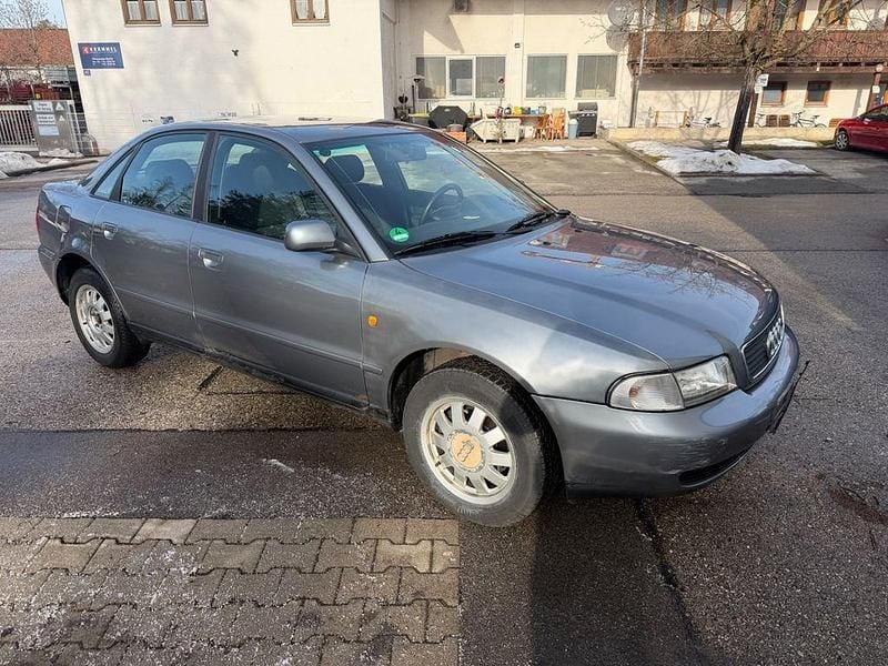 Silber Gebraucht 1998 Audi A4 Limousine | 1.899 € (Fairer Preis) - Bild 1/4