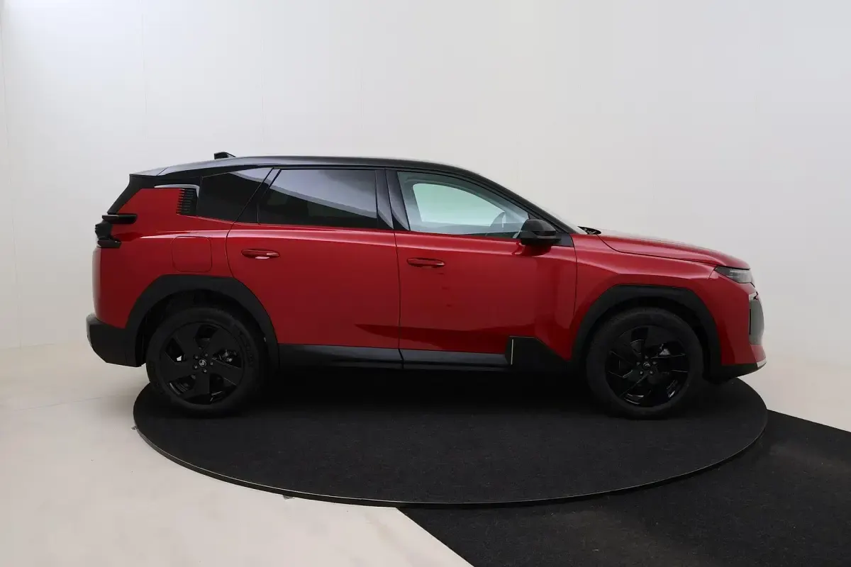Neu Citroën C5 Aircross 136 PS (100 kW) 2026 Rubi red / black roof SUV