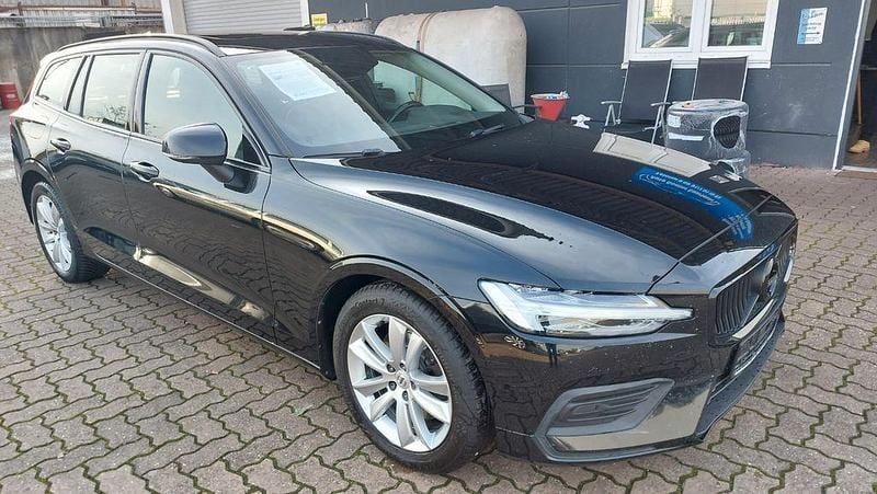 Gebraucht Volvo V60 Core 197 PS (144 kW) 2022 Schwarz Kombi