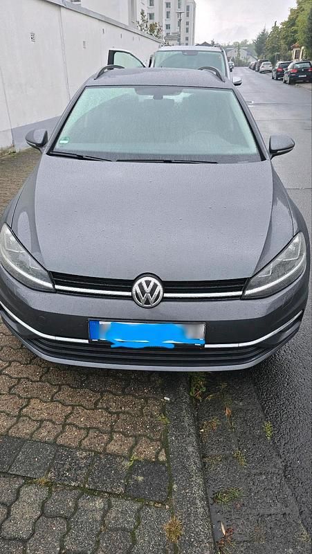 Grau Gebraucht 2018 VW Golf VII Kombi | 11.750 € (Fairer Preis) - Bild 1/4