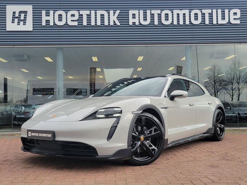 Grau Gebraucht 2021 Porsche Taycan Cross Turismo Limousine | 67.940 € - Bild 1/4