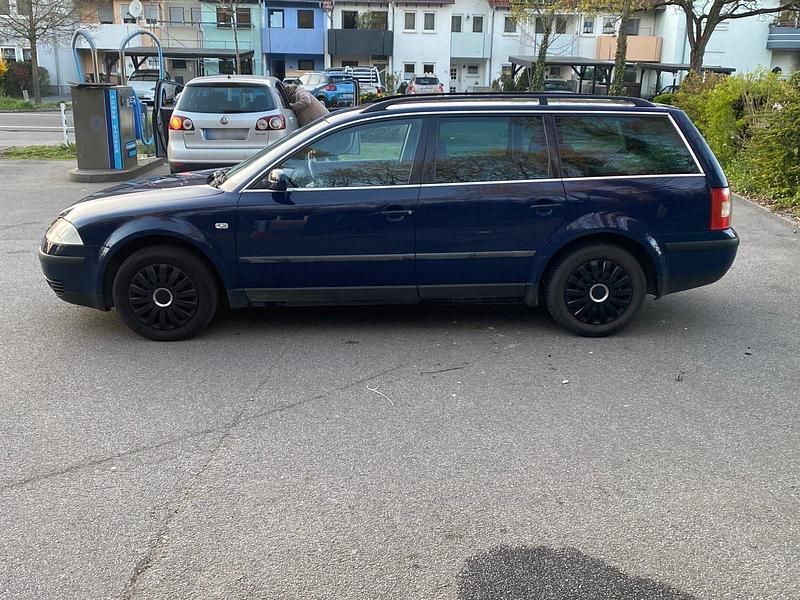 Gebraucht VW Passat 102 PS (75 kW) 2002 Blau Kombi
