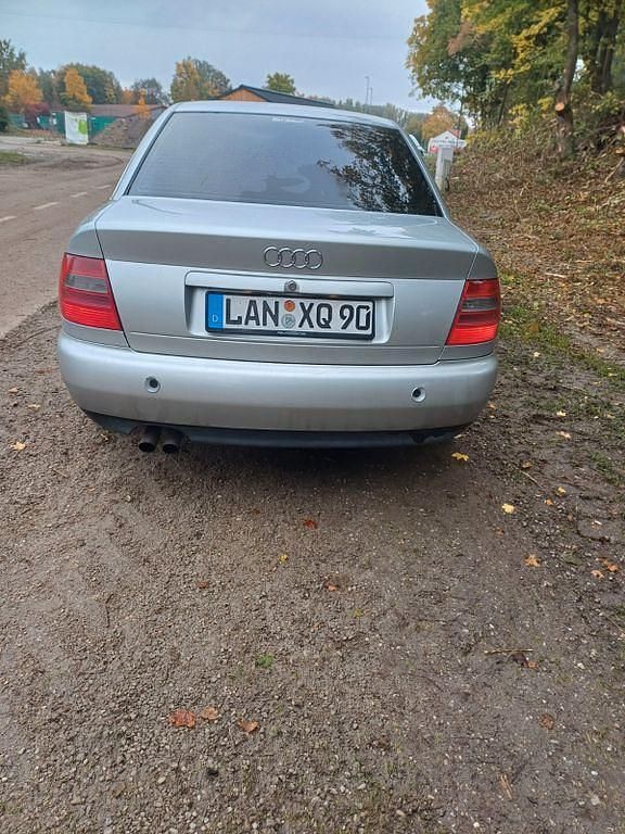 Second-hand Audi A4 193 CP (141 kW) 1996 Argintiu Berlinǎ
