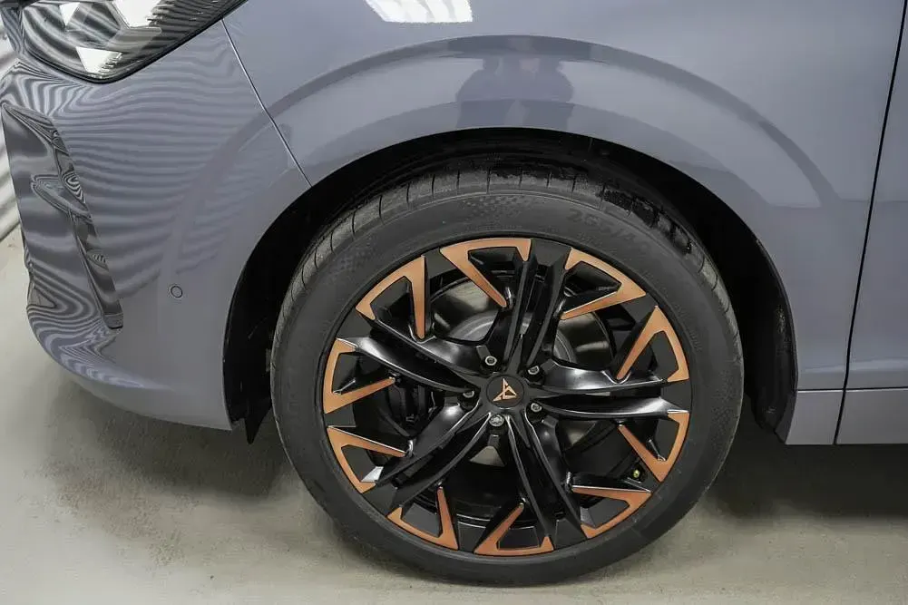 Neu Cupra Terramar VZ 265 PS (194 kW) 2025 Graphene grau metallic (r6) SUV