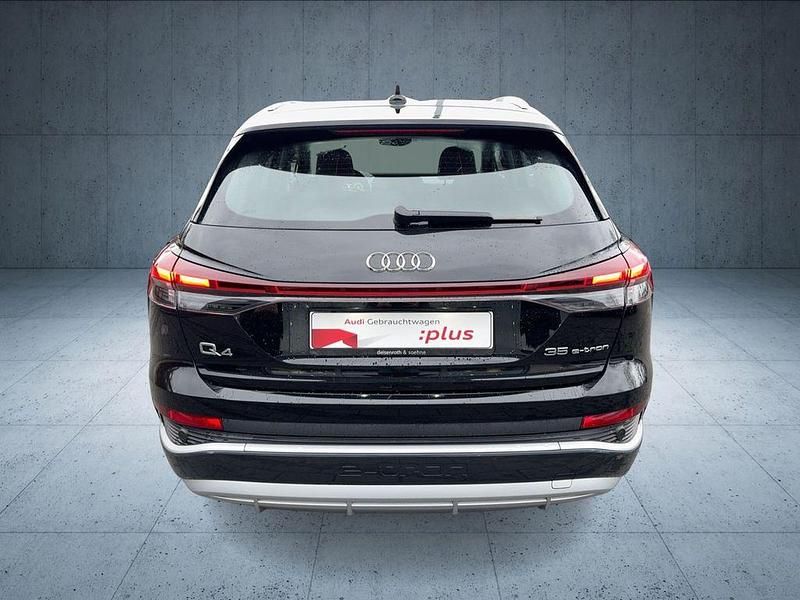 Gebraucht Audi Q4 e-tron Comfort 125 kW (170 PS) 2022 Mythosschwarz metallic SUV