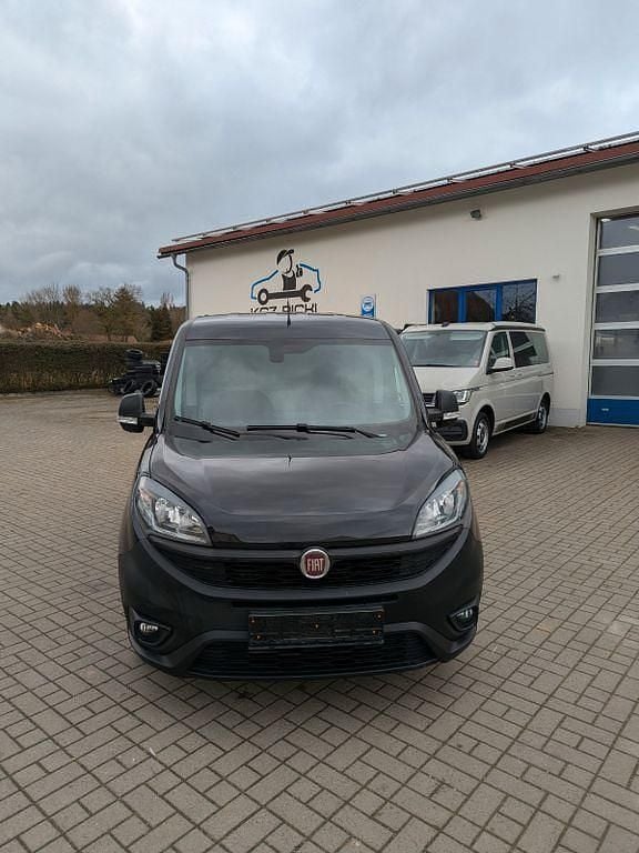 Gebraucht Fiat Doblò 105 PS (77 kW) 2021 Schwarz Van / Kleinbus