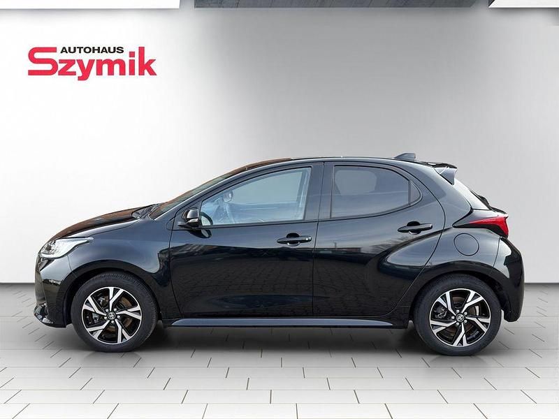 Gebraucht Toyota Yaris Hybrid Style 116 PS (85 kW) 2024 Mysticschwarz Limousine
