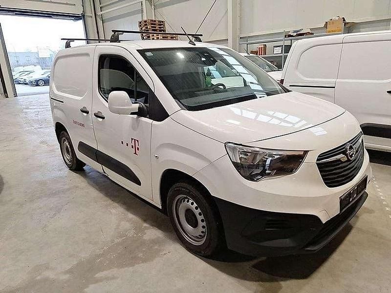 Gebraucht Opel Combo Edition 102 PS (75 kW) 2020 Weiß Van