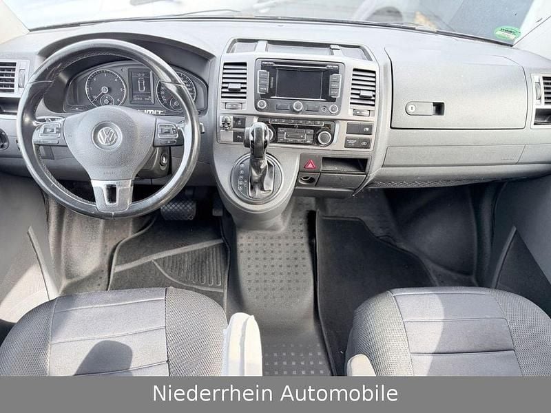Gebraucht VW Caravelle 179 PS (131 kW) 2011 Grau Limousine