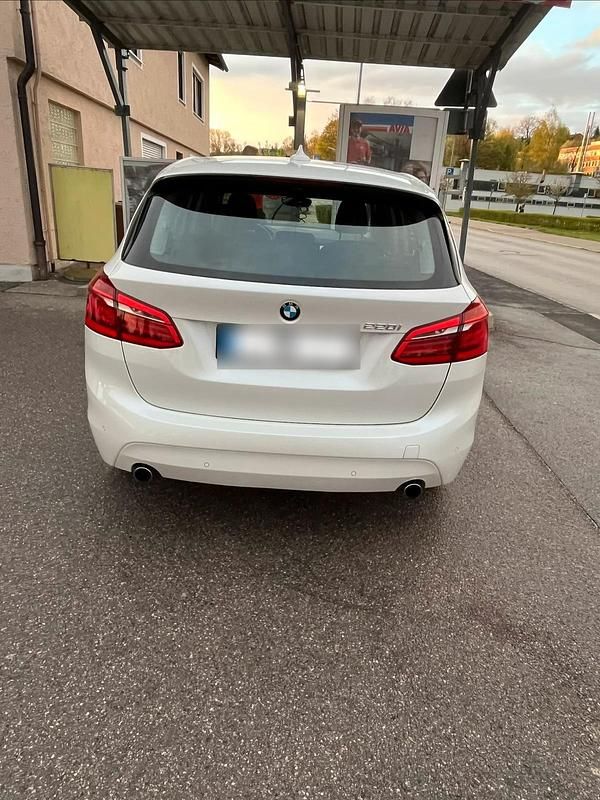 Gebraucht BMW 220 Active Tourer 192 PS (141 kW) 2018 Weiß Van / Kleinbus