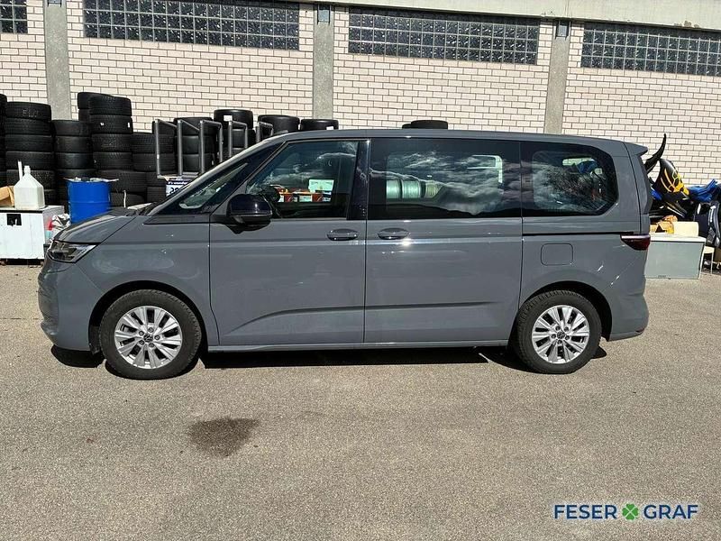 Gebraucht VW Multivan Life 150 PS (110 kW) 2023 Pure grey Van