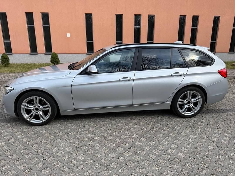 Gebraucht BMW 318 150 PS (110 kW) 2017 Silber Kombi