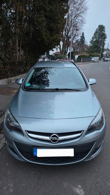 Gebraucht Opel Astra S 110 PS (80 kW) 2014 Grau Kombi