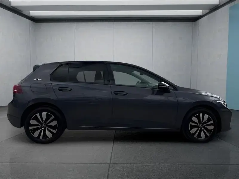 Gebraucht VW Golf VIII 116 PS (85 kW) 2025 Grau Kleinwagen