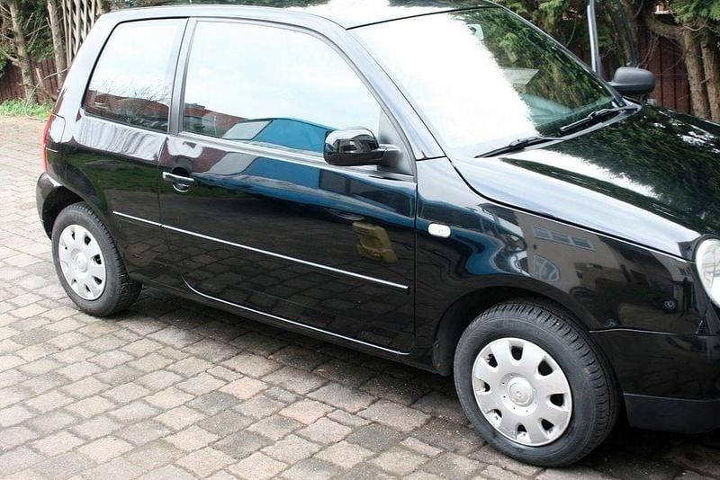 Gebraucht VW Lupo Basis 50 PS (36 kW) 2004 Schwarz Kleinwagen