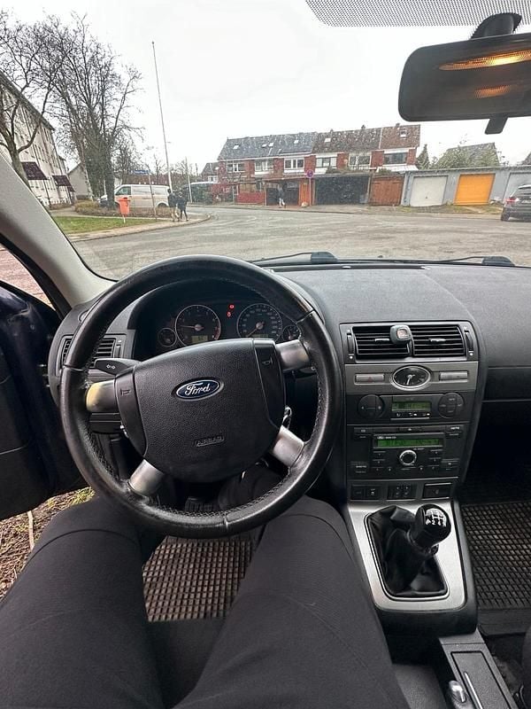 Gebraucht Ford Mondeo 130 PS (95 kW) 2005 Kombi
