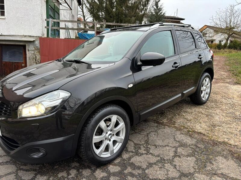Schwarz Gebraucht 2013 Nissan Qashqai 360º SUV | 10.500 € (Etwas zu teuer) - Bild 1/4
