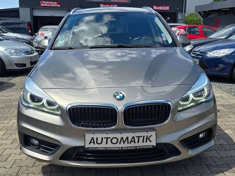 Platinsilber Gebraucht 2016 BMW 218 Advantage Van / Kleinbus | 11.500 € (Fairer Preis) - Bild 1/4