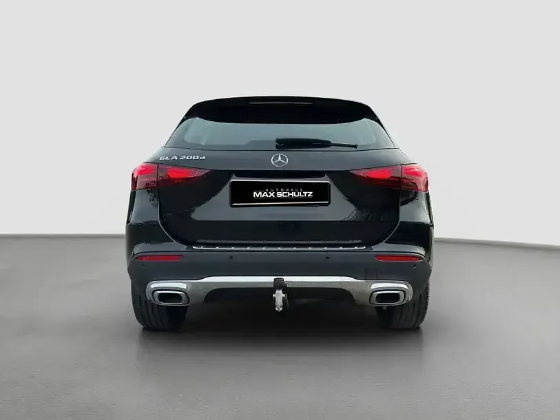 Gebraucht Mercedes GLA200 Progressive 150 PS (110 kW) 2025 Metalliclack kosmosschwarz (metallic) SUV