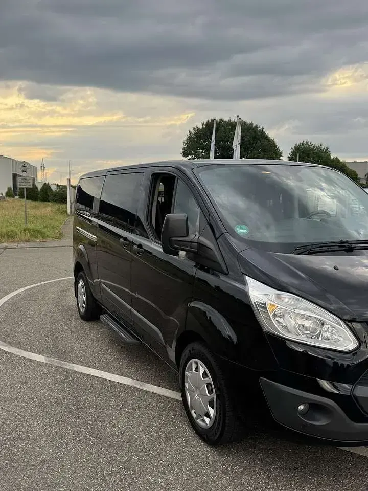 Gebraucht Ford Tourneo Custom Trend 131 PS (96 kW) 2017 Schwarz Van