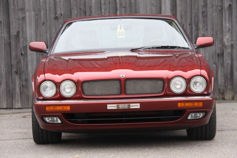 Rot Gebraucht 1995 Jaguar XJR Limousine | 49.999 € - Bild 1/4
