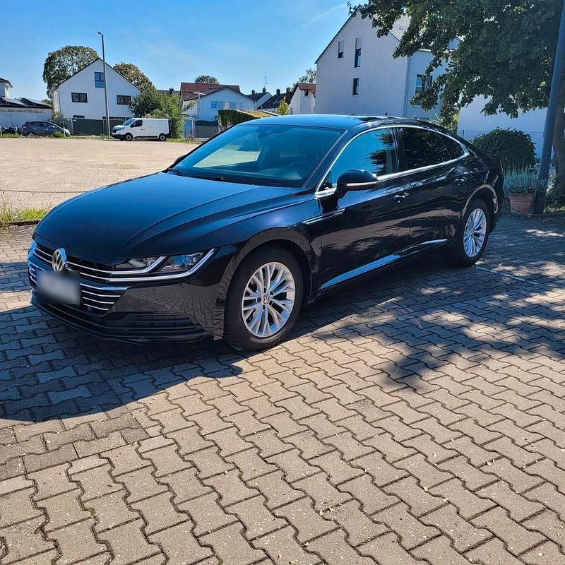 Gebraucht VW Arteon 150 PS (110 kW) 2018 Schwarz Kleinwagen