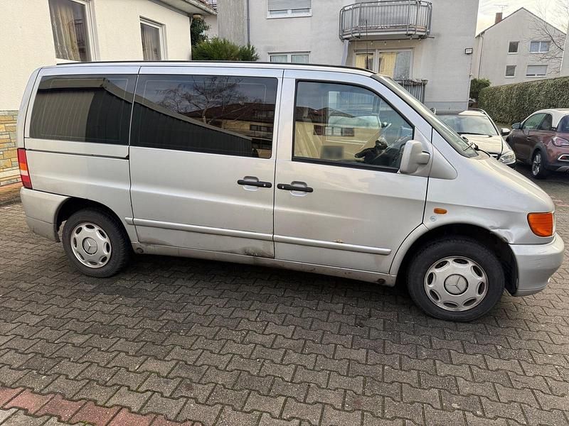 Gebraucht Mercedes Vito 122 PS (89 kW) 2001 Silber Van