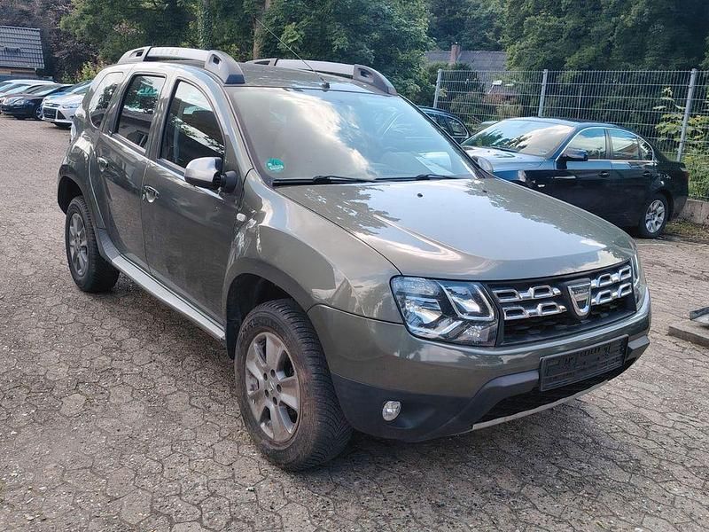 Gebraucht Dacia Duster Prestige 125 PS (91 kW) 2015 Grün SUV
