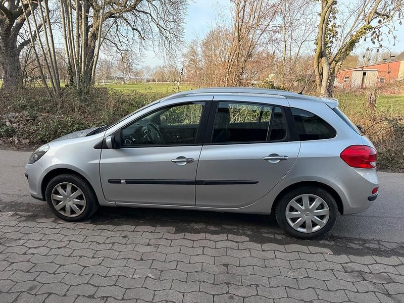 Gebraucht Renault Clio GrandTour 101 PS (74 kW) 2007 Silber Kombi