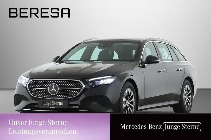Grau Gebraucht 2024 Mercedes E220 Avantgarde Kombi | 43.690 € (Superpreis) - Bild 1/3