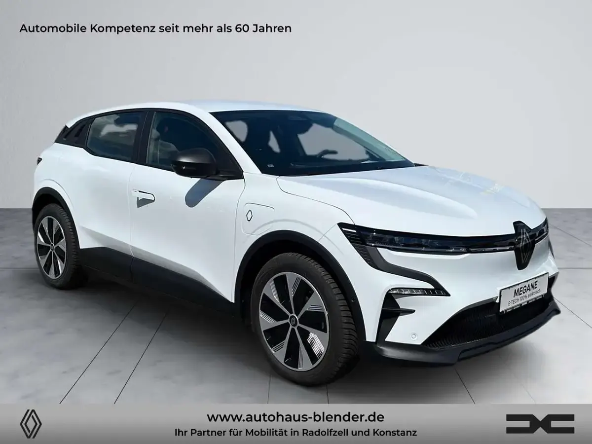 Używany Renault Megane E-Tech Evolution 160 kW (218 KM) 2024 Biały Sedan/Limuzyna