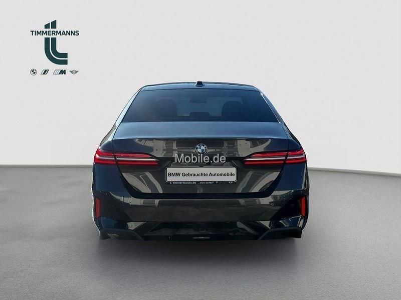 Gebraucht BMW 520 M Sport 197 PS (144 kW) 2024 Grau Limousine