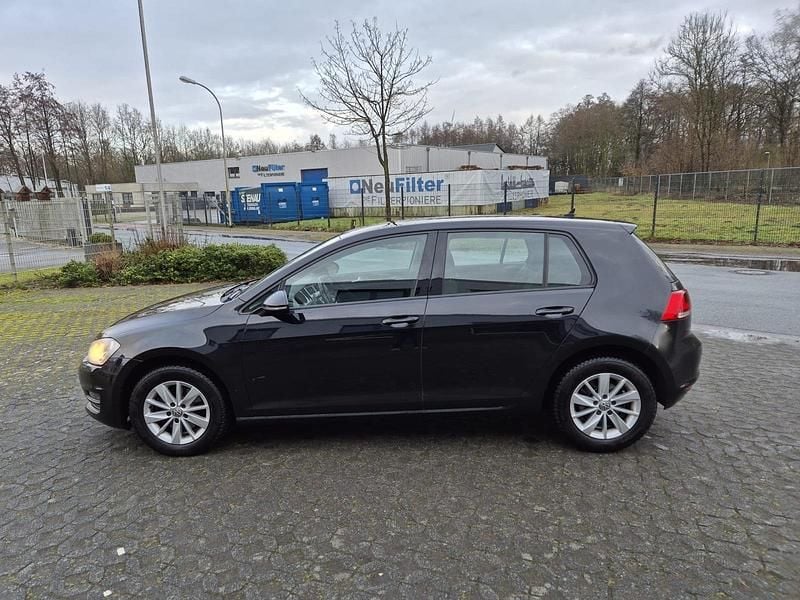 Gebraucht VW Golf VII 105 PS (77 kW) 2014 Schwarz Kleinwagen