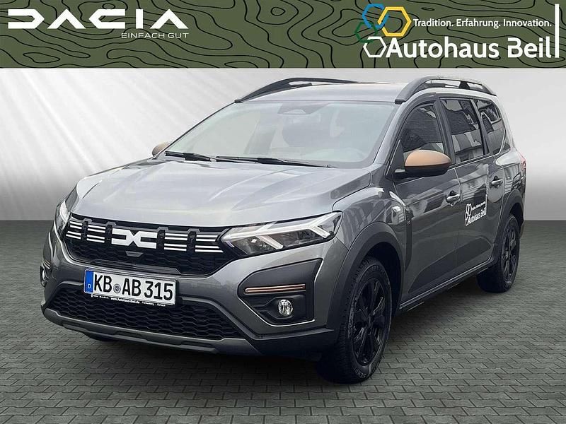 Grau(metallic) Gebraucht 2024 Dacia Jogger Extreme Van / Kleinbus | 27.180 € (Etwas zu teuer) - Bild 1/3