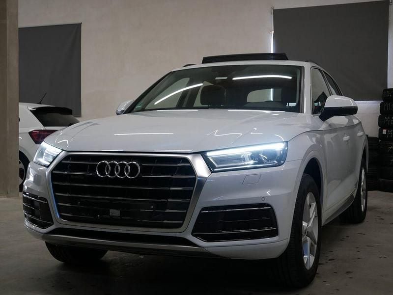 Weiß Gebraucht 2019 Audi Q5 Design SUV | 27.790 € (Superpreis) - Bild 1/4