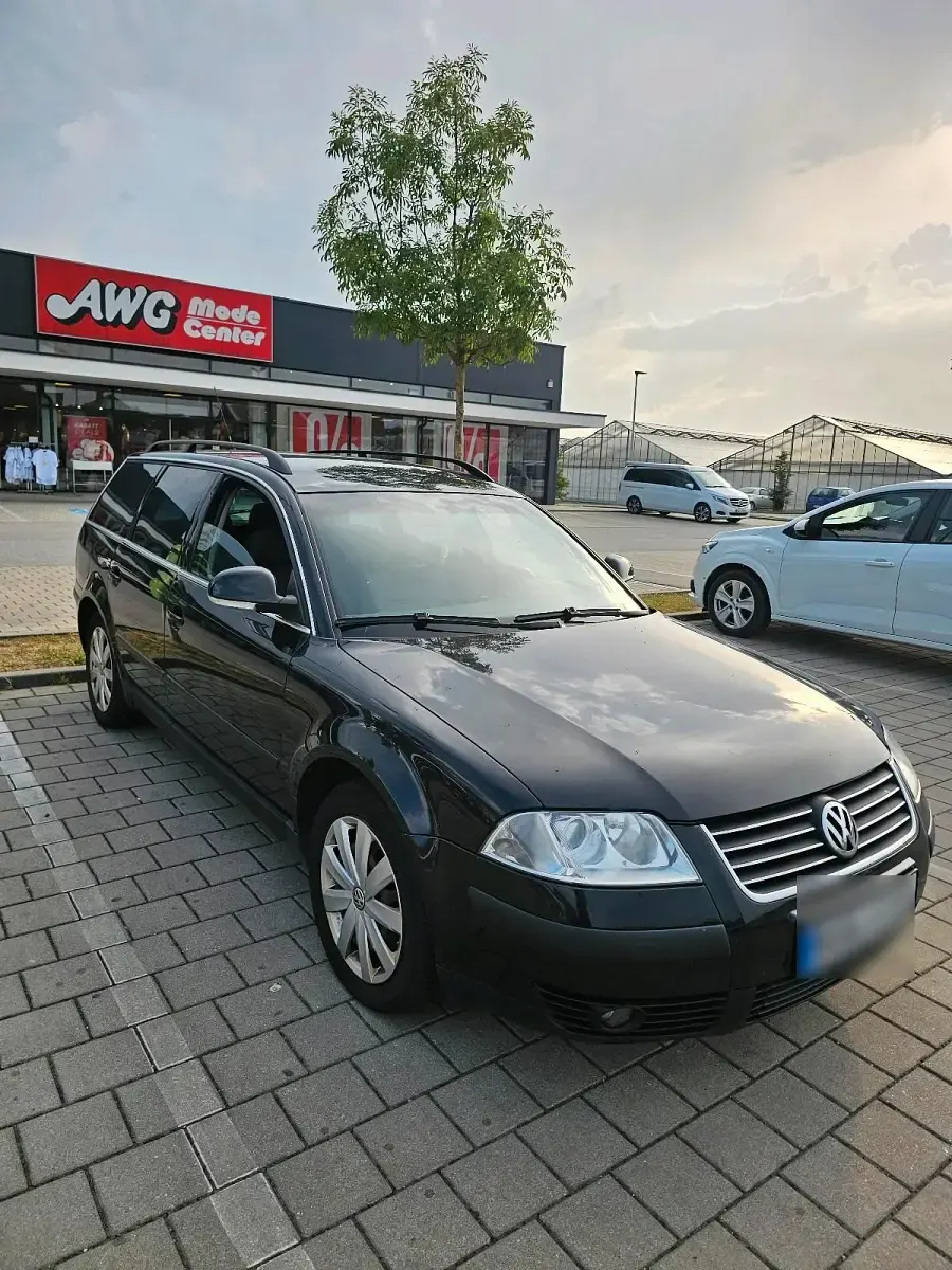 Gebraucht VW Passat 131 PS (96 kW) 2004 Schwarz Kombi