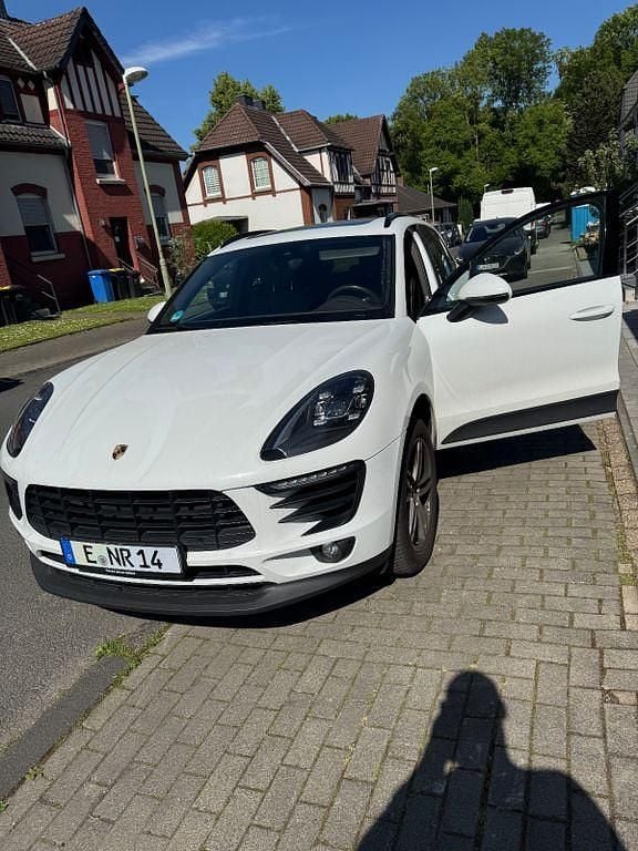 Weiß Gebraucht 2017 Porsche Macan S SUV | 31.500 € (Guter Preis) - Bild 1/4