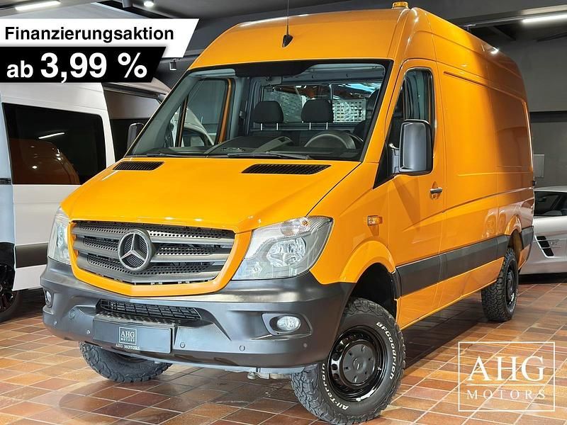 Orange Gebraucht 2015 Mercedes 316 Van | 39.950 € - Bild 1/4