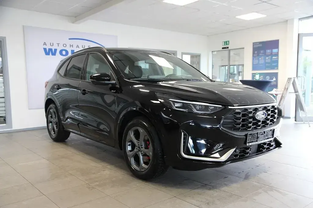 Gebraucht Ford Kuga ST-Line X 186 PS (136 kW) 2025 Schwarz SUV