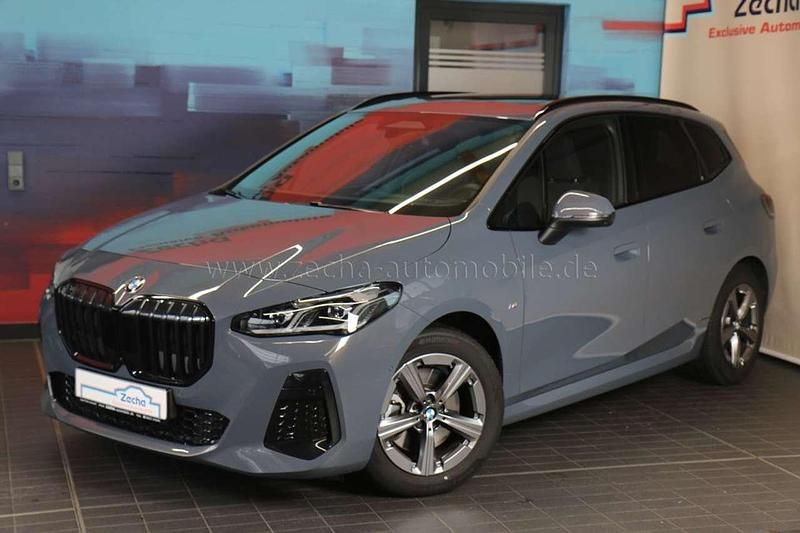 Gebraucht BMW 223 Active Tourer Performance 204 PS (150 kW) 2025 Sparkling kupfergrau (c55) Van / Kleinbus