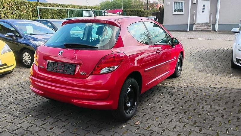 Gebraucht Peugeot 207 95 PS (69 kW) 2012 Rot Kleinwagen