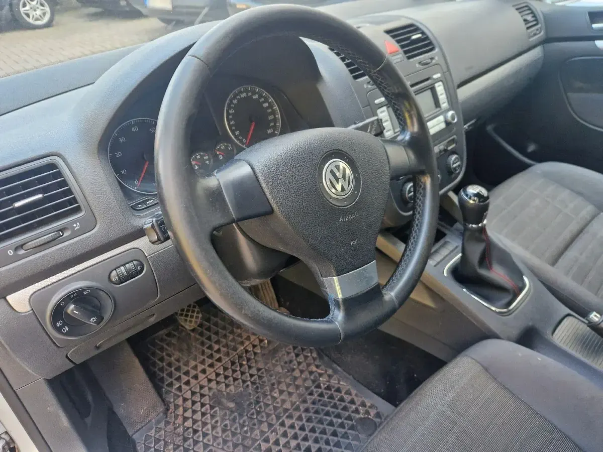 Gebraucht VW Golf V 102 PS (75 kW) 2007 Silber Limousine
