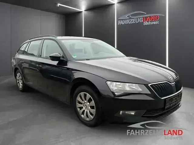 Gebraucht Skoda Superb Active 125 PS (91 kW) 2018 Schwarz Kombi