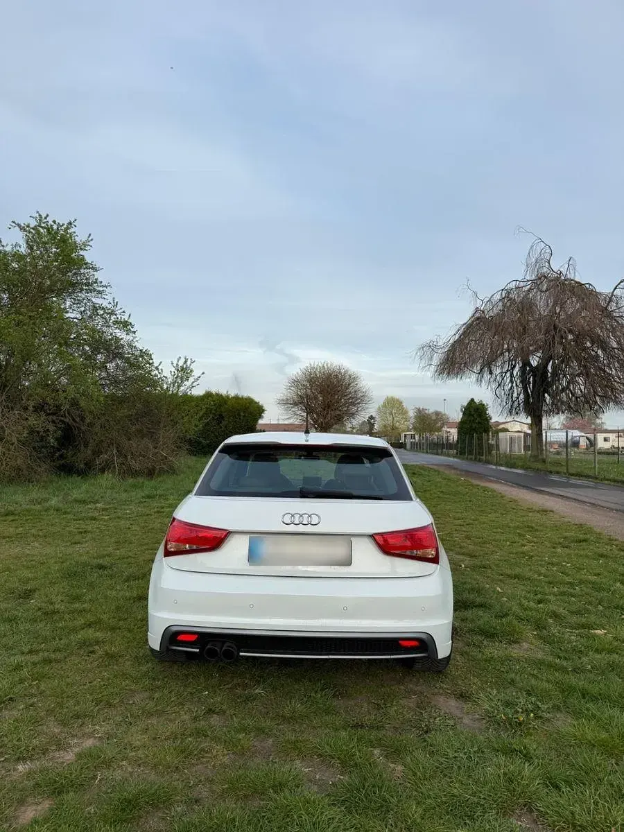 Używany Audi A1 S-Line 185 KM (136 kW) 2011 Biały Hatchback