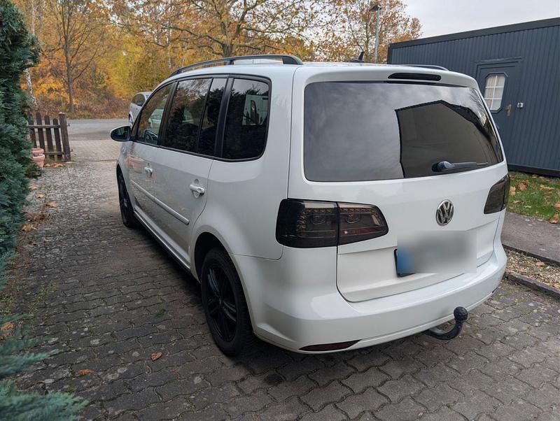 Gebraucht VW Touran Comfortline 150 PS (110 kW) 2014 Van / Kleinbus