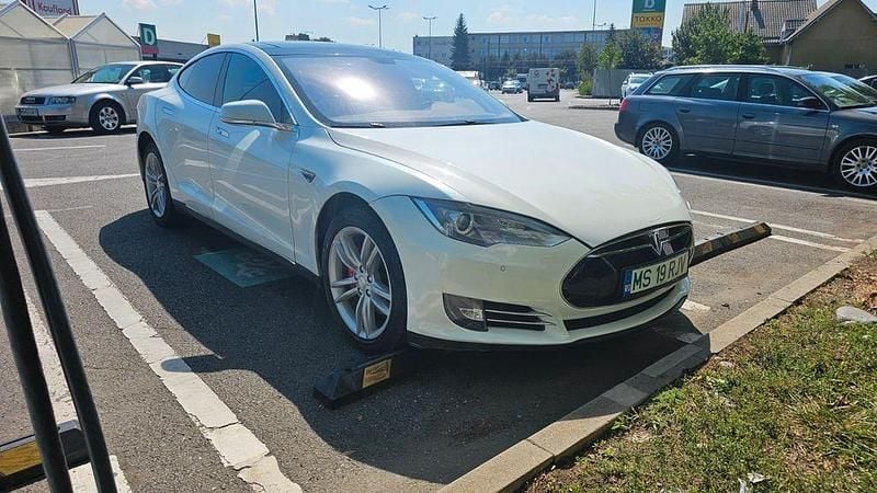 Gebraucht 2014 Tesla Model S Performance Kleinwagen | 12.000 € (Guter Preis) - Bild 1/4