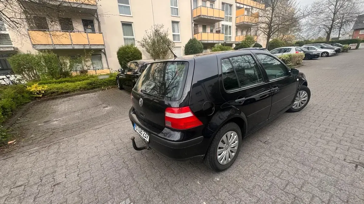 Gebraucht VW Golf IV 75 PS (55 kW) 2003 Schwarz Limousine