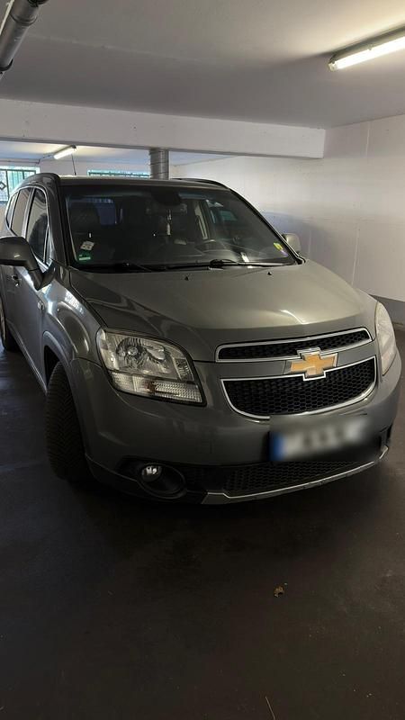 Grau Gebraucht 2012 Chevrolet Orlando SUV | 6.900 € (Fairer Preis) - Bild 1/4