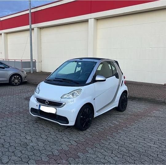 Weiß Gebraucht 2013 Smart ForTwo Cabrio Cabrio | 5.800 € (Fairer Preis) - Bild 1/4